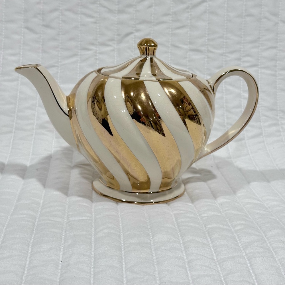 Vintage Sadler English teapot
